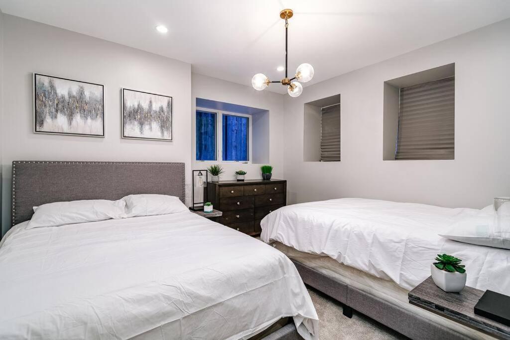 Immaculate Brand New Condo Downtown Чикаго Экстерьер фото